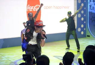 Cam Cam Workin' the Stage - W.O.W. contestants Cam Cam at 106 &amp; Park, July 25, 2012. (Photo: John Ricard / BET)