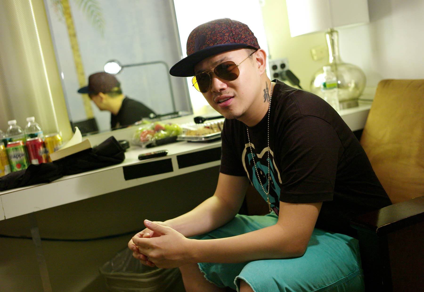 Working - Jin in the green room at 106 &amp; Park, July 20, 2012. (Photo: John Ricard / BET)