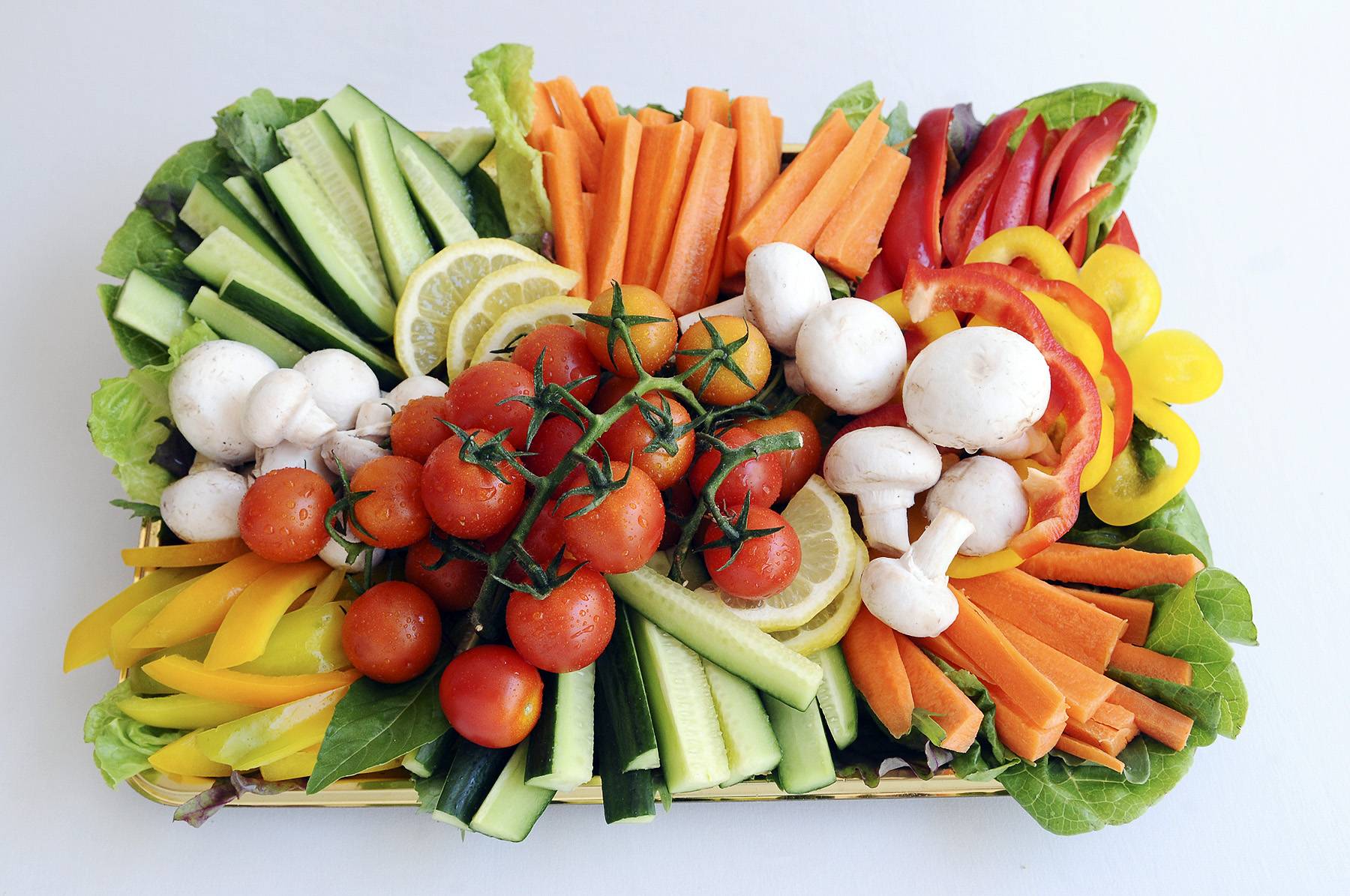 Bring Back-Up - If you’re going to someone else’s house for a holiday meal, Andrus suggests bringing a raw veggie plate to ensure there is something healthy to eat before digging into any holiday treats.(Photo: Getty Images)