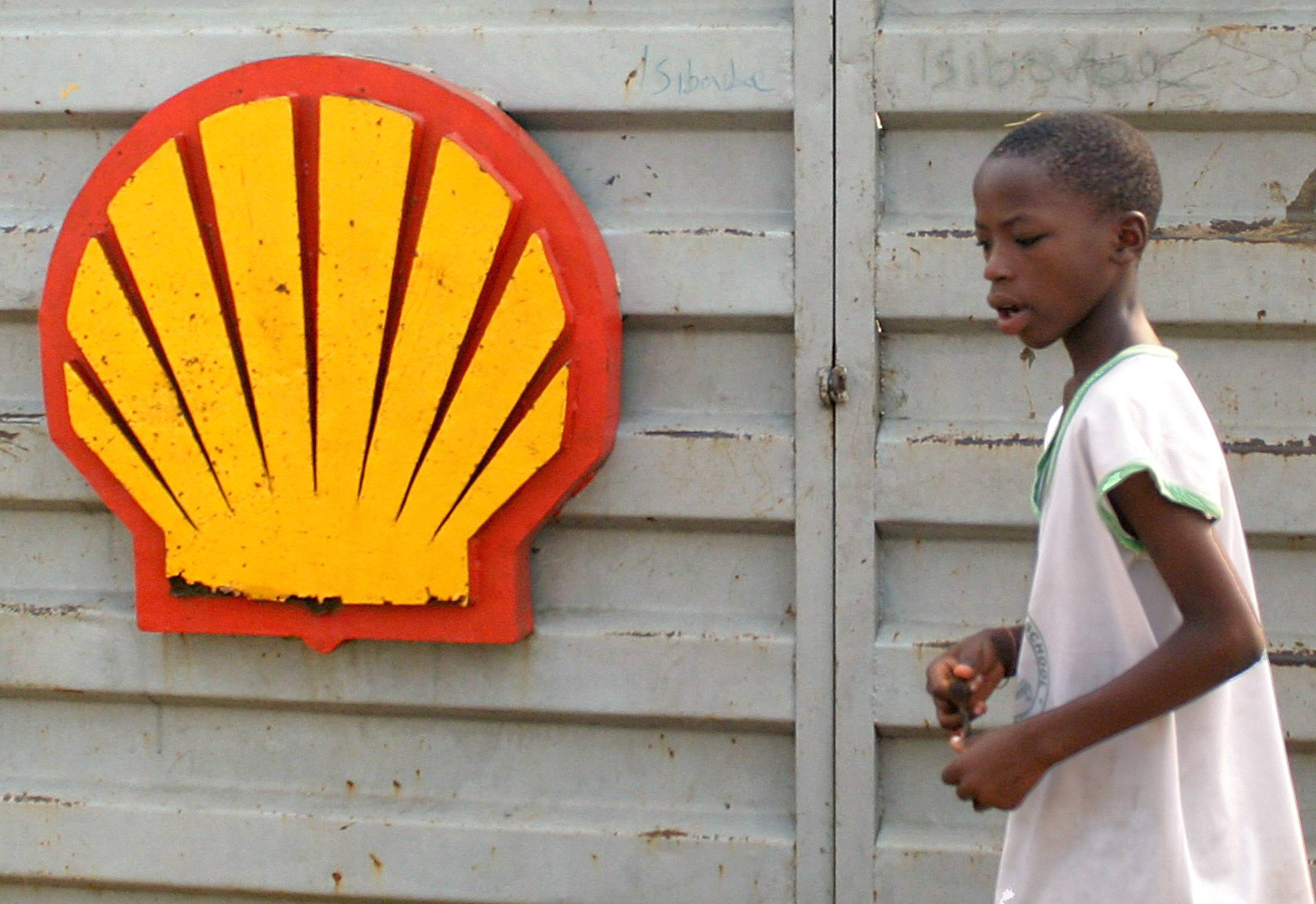 Shell Oil Spill Off Nigeria Likely Worst in Decade - An oil spill near the coast of Nigeria is likely the worst to hit those waters in a decade, a government official said Thursday, as slicks from the Royal Dutch Shell PLC spill approached the country's southern shoreline.&nbsp;(Photo: George Esiri/Landov)