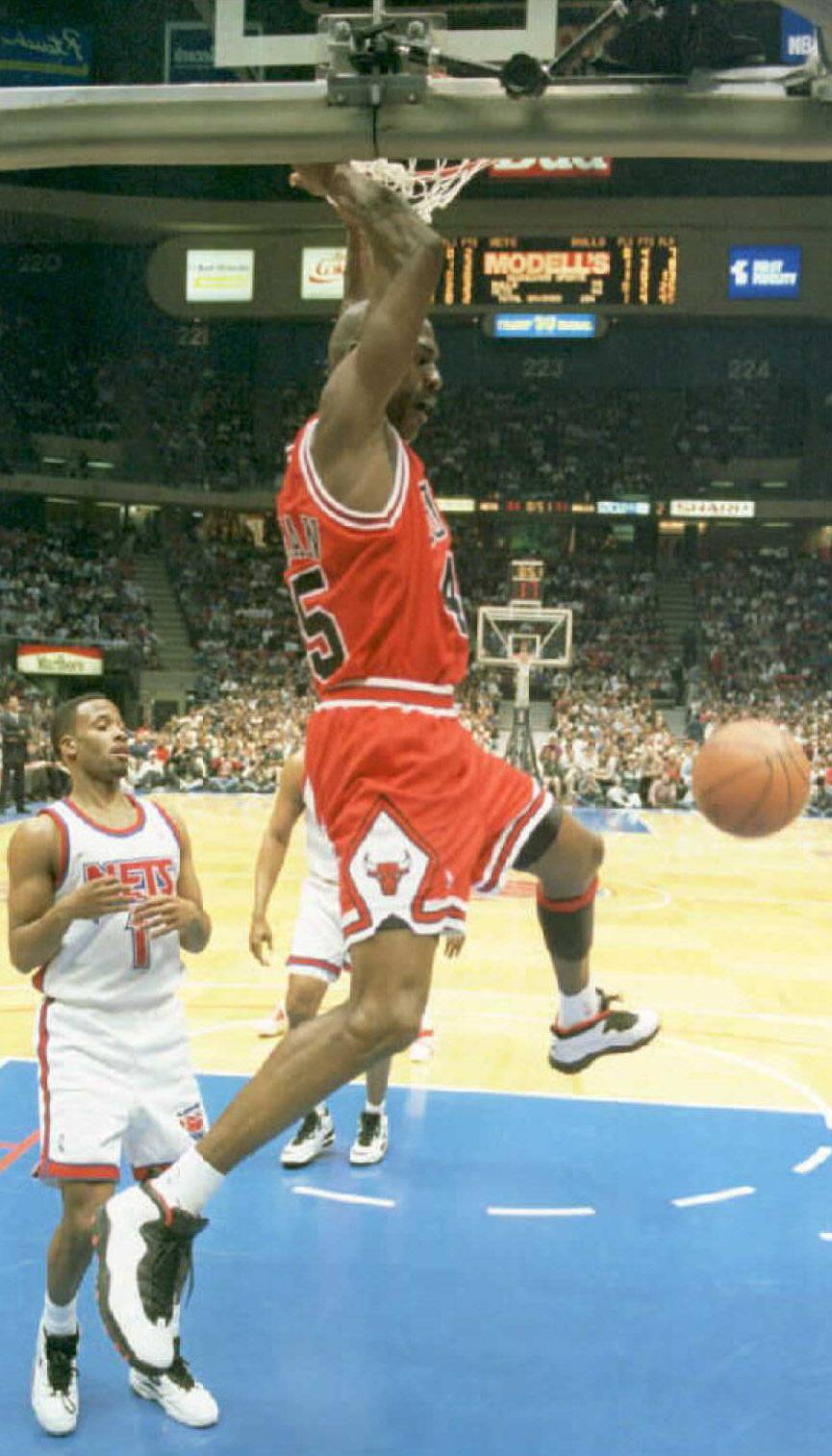 Michael Jordan #45 Jersey signature + career achievements