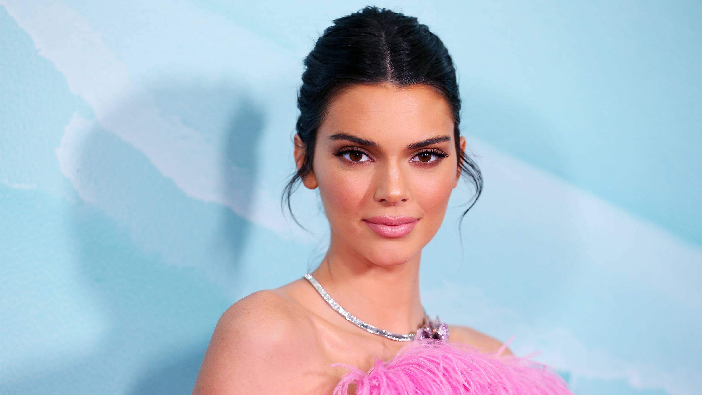 Kendall Jenner continues to go braless despite Calvin Klein underwear  contract – The Sun