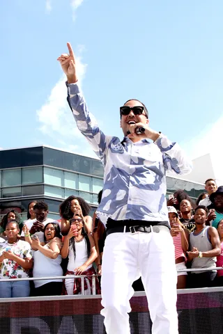 DON’T PANIC - French Montana got the crowd hyped during the 106 &amp; Park/ SportsCenter cross-promo show.(Photo: Maury Phillips/BET/Getty Images for BET)