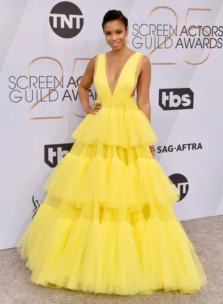 Susan Kelechi Watson In Custom&nbsp;Christian Siriano - (Photo: Axelle/Bauer-Griffin/FilmMagic) (Photo: Axelle/Bauer-Griffin/FilmMagic)