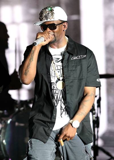 2. R. Kelly - R. Kelly's choir-boy voice and chart-topping r?sum? have landed him roles on classics by Biggie (&quot;F-----g You Tonight&quot;) and hits by Diddy (&quot;Satisfy You&quot;) and even Cassidy (&quot;Hotel&quot;).  (Photo: Christopher Polk/Getty Images for Coachella)