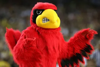 The Real Big Bird - The mascot for the Louisville Cardinals rallied fans with his signature moves.&nbsp;(Photo: Streeter Lecka/Getty Images)