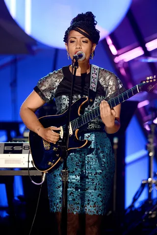 Girls Do It Better...Guitar Playing - BET Music Matters artist Jennah Bell had no trouble sernading the BET Awards audience like a seasoned pro during her heart felt set. (Photo: Michael Buckner/Getty Images For BET)