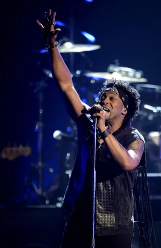 Welcome Back - With all eyes watching neo-soul singer D'Angelo gave his first televised performance in twelve years. The veteran crooner delivered a foot-stomping, hand-clapping offering of his lastest single &quot;Sugar Daddy&quot;&nbsp;(Photo: Michael Buckner/Getty Images For BET)