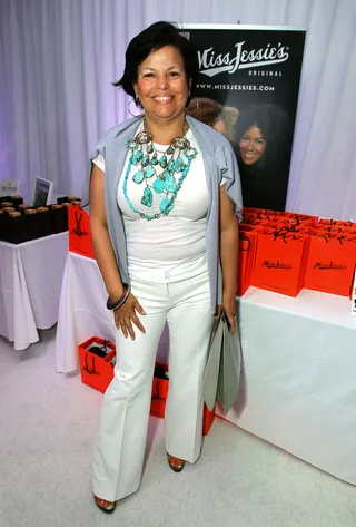 Debra Lee Visits the Gift Suite - BET Networks CEO and Chairperson Debra Lee brings the California sunshine into the Gift Suite.