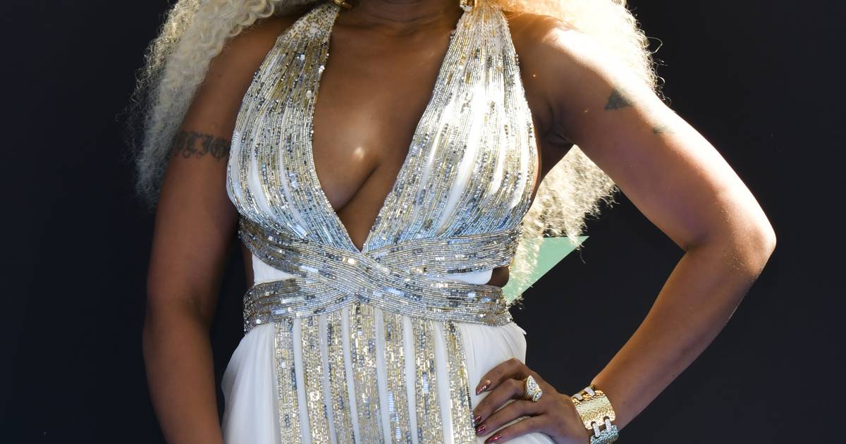 Lizzo - Lizzo partnered her - Image 17 from Big Hair And Baby Hairs: See  Your Faves Mary J. Blige, Saweetie And More Incredible Hair Looks At The  BET Awards