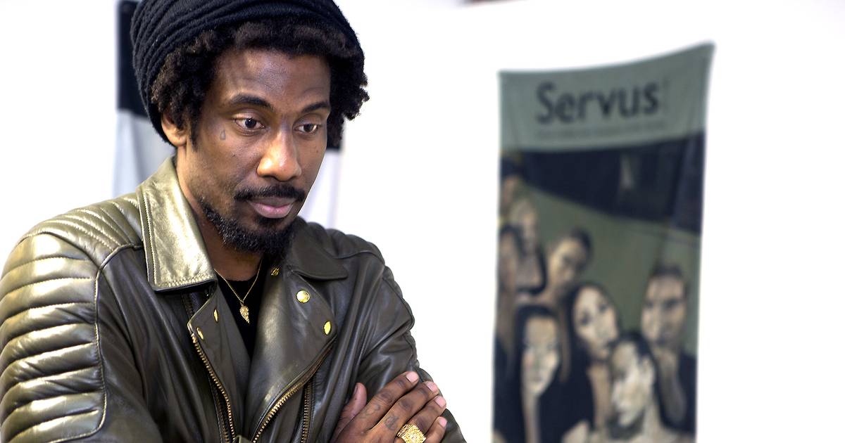 Amar'e Stoudemire and wife spotted together after paternity suit