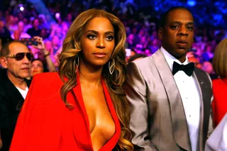 Power Players - Beyoncé and Jay Z&nbsp;make a striking duo as they attend the star-studded welterweight championship bout between Floyd Mayweather and Manny Pacquiao at MGM Grand Garden Arena in Las Vegas.(Photo: Al Bello/Getty Images)