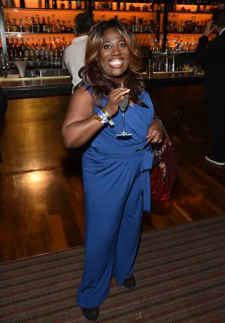 Talk That Talk - Sheryl Underwood was definitely amped for Fight Night as she sips a cocktail.  (Photo: Ethan Miller/Getty Images for SHOWTIME)