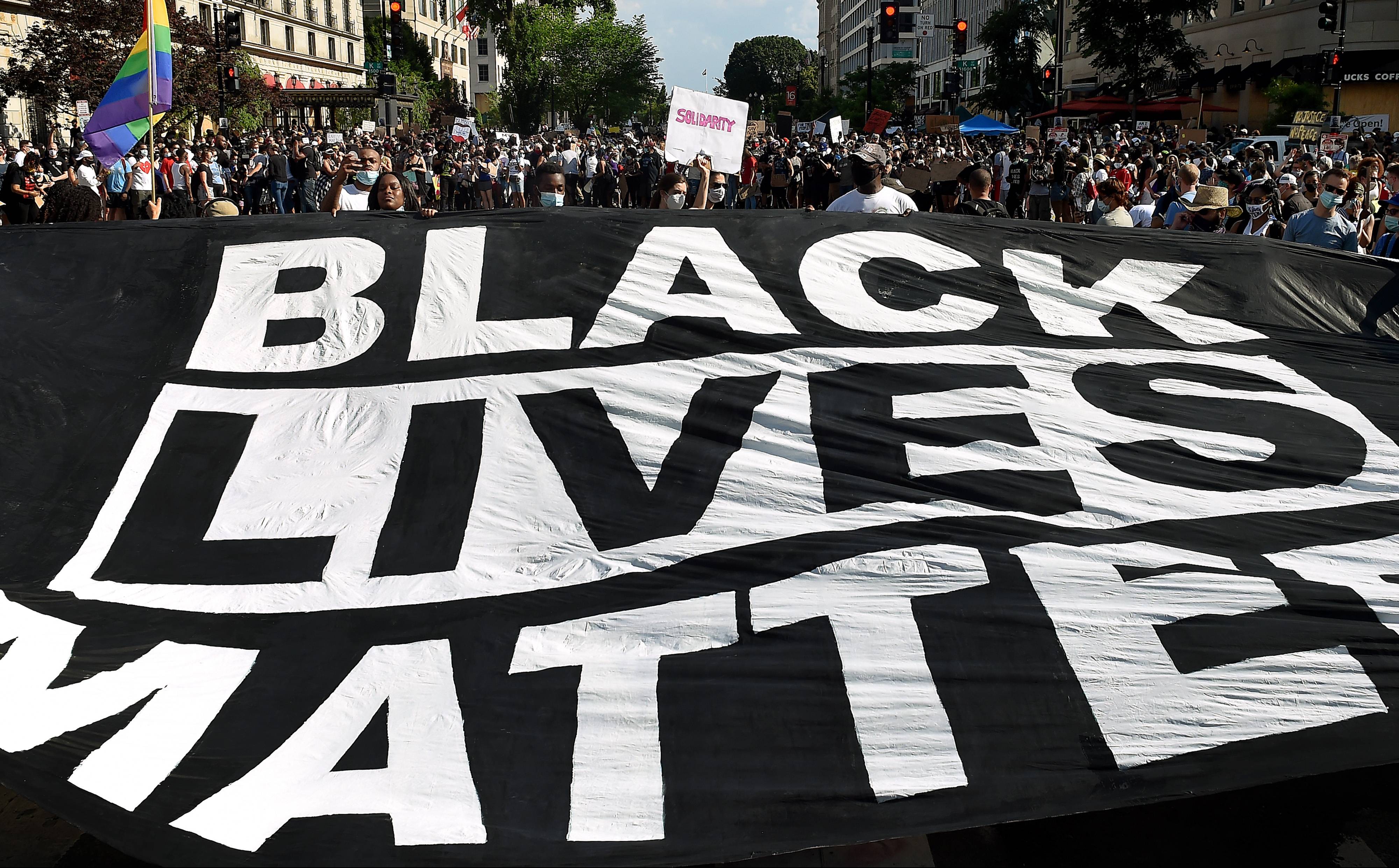 Black lives. Движение Black Lives matter. Black Loves matter. Blm Black Lives matter. Black Life matters.