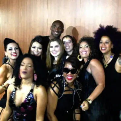 The Ladies Love Kobe - Kobe Bryant is quite the ladies’ man. The NBA baller posed for a picture with a swarm of Beyoncé’s backup dancers. (Photo: Twitter via KobeBryant)
