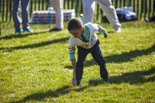 True Grit - This little boy was determined to make it to the finish line. (Photo: Samuel Corum/Anadolu Agency/Getty Images)