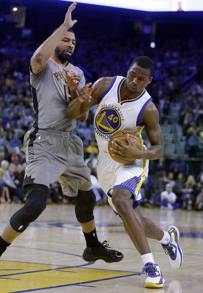 Warriors Barnes Sinks Suns With Game-Winner - Harrison Barnes nailed a runner in the lane with one second left to lift the Golden State Warriors to a 107-106 home win over the Phoenix Suns on Thursday night. Stephen Curry&nbsp;had a game-high 28 points.(Photo: AP Photo/Ben Margot)