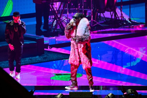 MTV VMAs 2022: Snoop Dogg And Eminem Perform Metaverse-Inspired Single 'From The D 2 The LBC' | News | BET