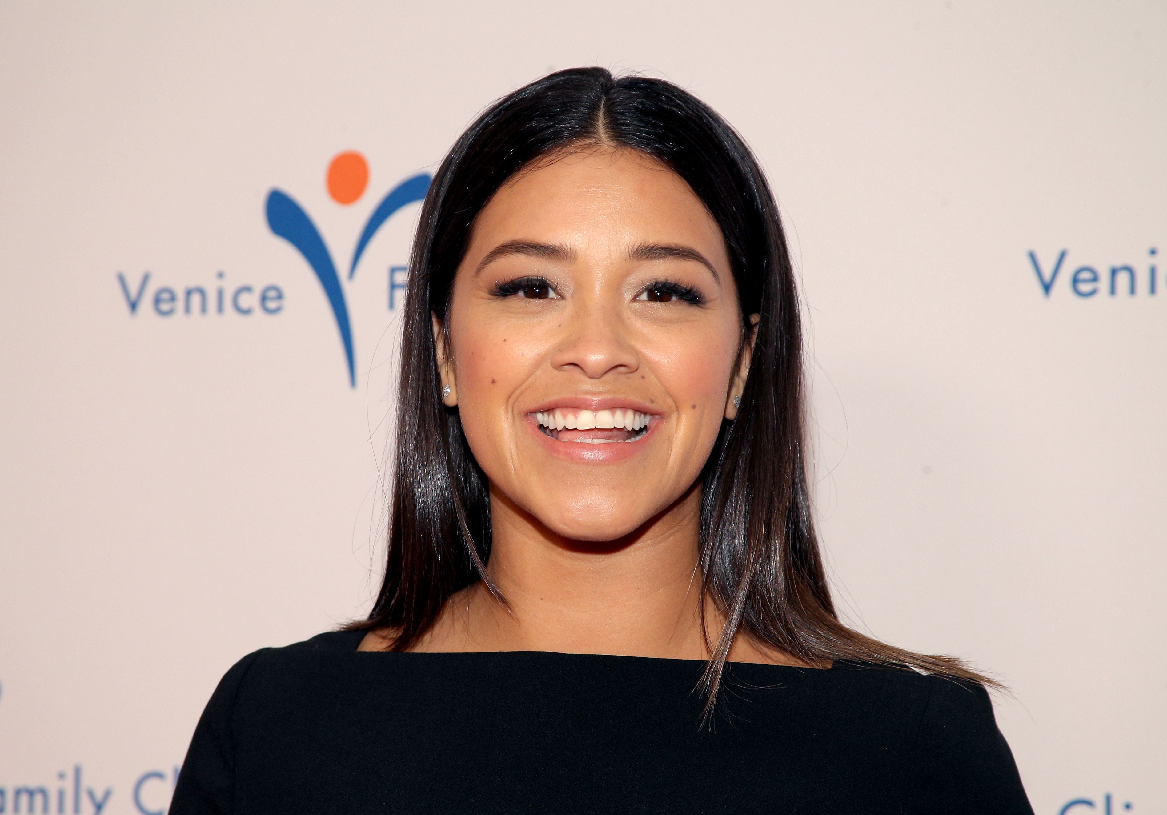 10 Tweets Gina Rodriguez Should Read To Understand What She Did Wrong