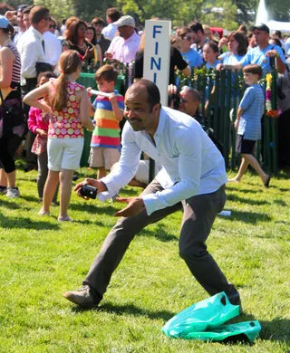 Hollywood at the White House - Actor Jeffrey Wright cheered his children on as they rolled their colorfully adorned Easter eggs down the South Lawn. (Photo: Angel Elliott/BET Digital)