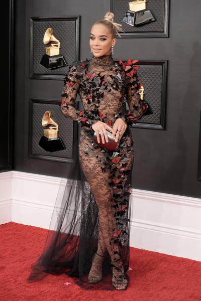 040322-style-grammys-2022-all-the-trendy-looks-on-the-red-carpet-11.jpg