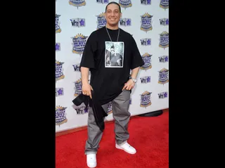 Kid Capri - Kid Capri hit the carpet in gray denim jeans and a black graphic tee.&lt;br&gt;&lt;br&gt;(Photo Credit: PictureGroup)