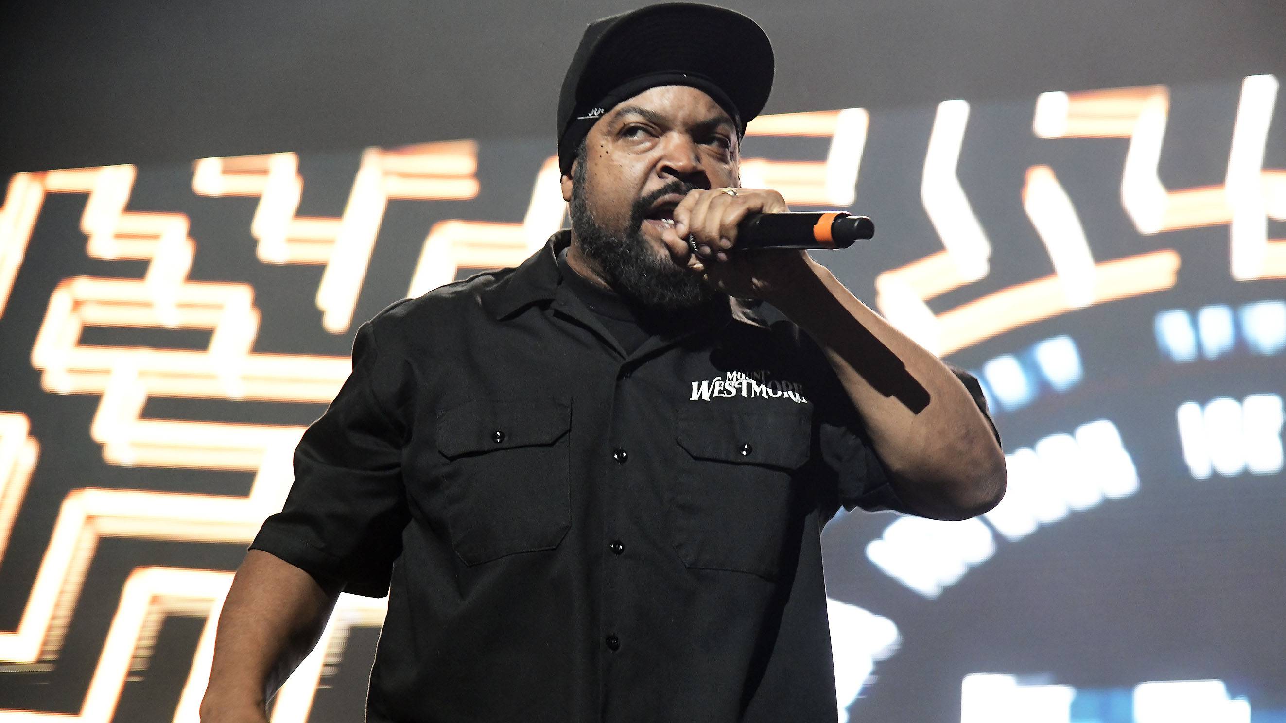 Ice Cube Tells Tucker Carlson He Refused 'Rush Job' COVID Vaccine