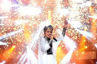 /content/dam/betcom/images/2015/01/Music-01-16-01-31/013115-Music-10-Things-You-Should-Know-About-Yuna-MTV-World-Stage-Malaysia-2.jpg