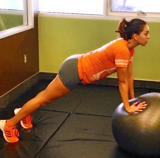 Gloria Govan - The former Basketball Wives star gets it in on an exercise ball. Doing workouts on one of these babies helps improve core strength and balance. (Photo: Gloria Govan via Instagram)