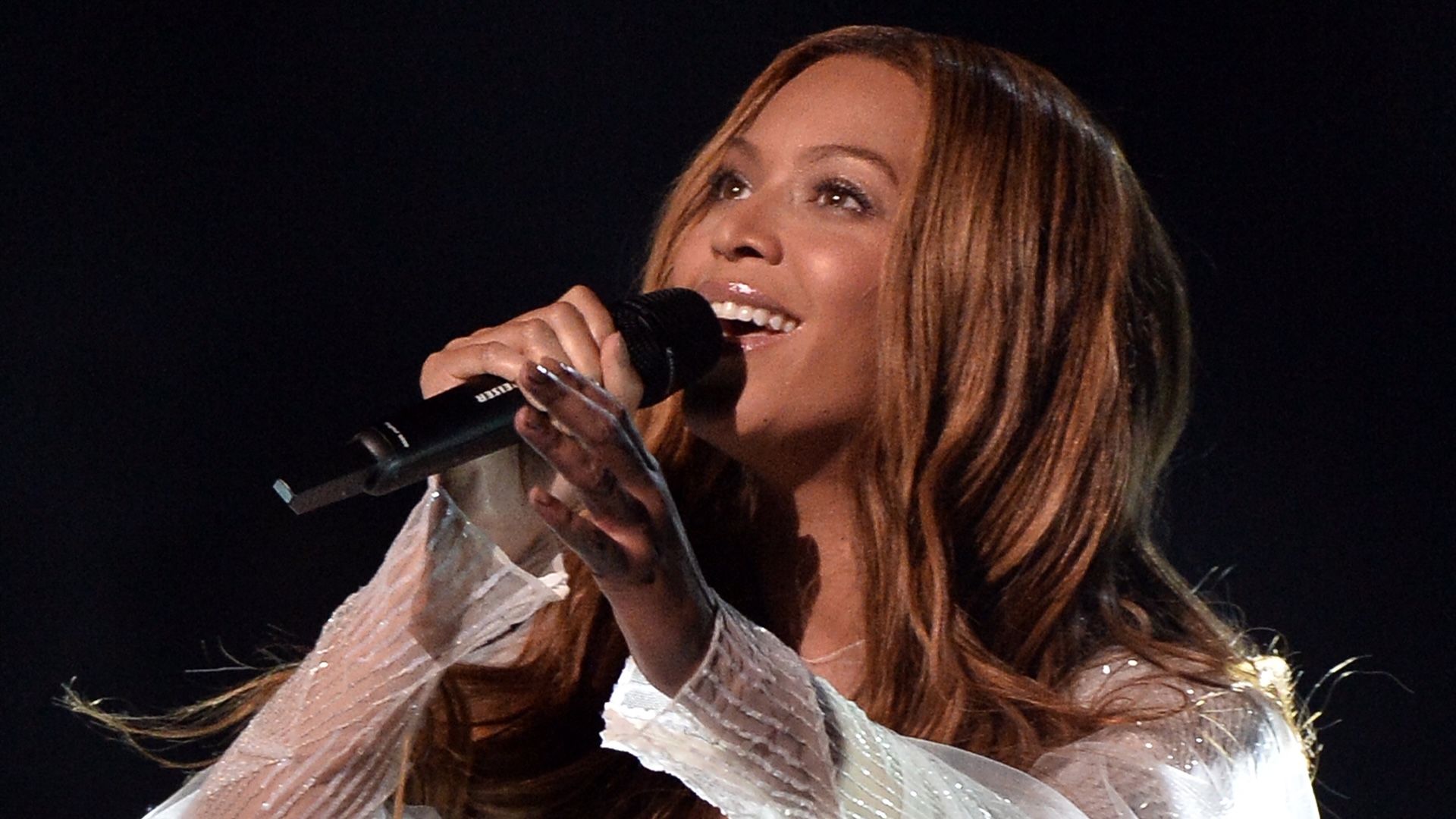 Beyoncé Posts Emotional Tribute To Young Fan Who Died Of Brain Cancer