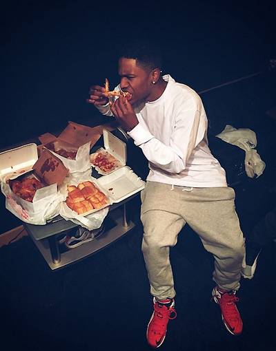 Straight Smashing - Lil' Shawn eats some of his favorite food from London's Wing House.   (Photo: LIL SHAWN via Instagram) &nbsp;