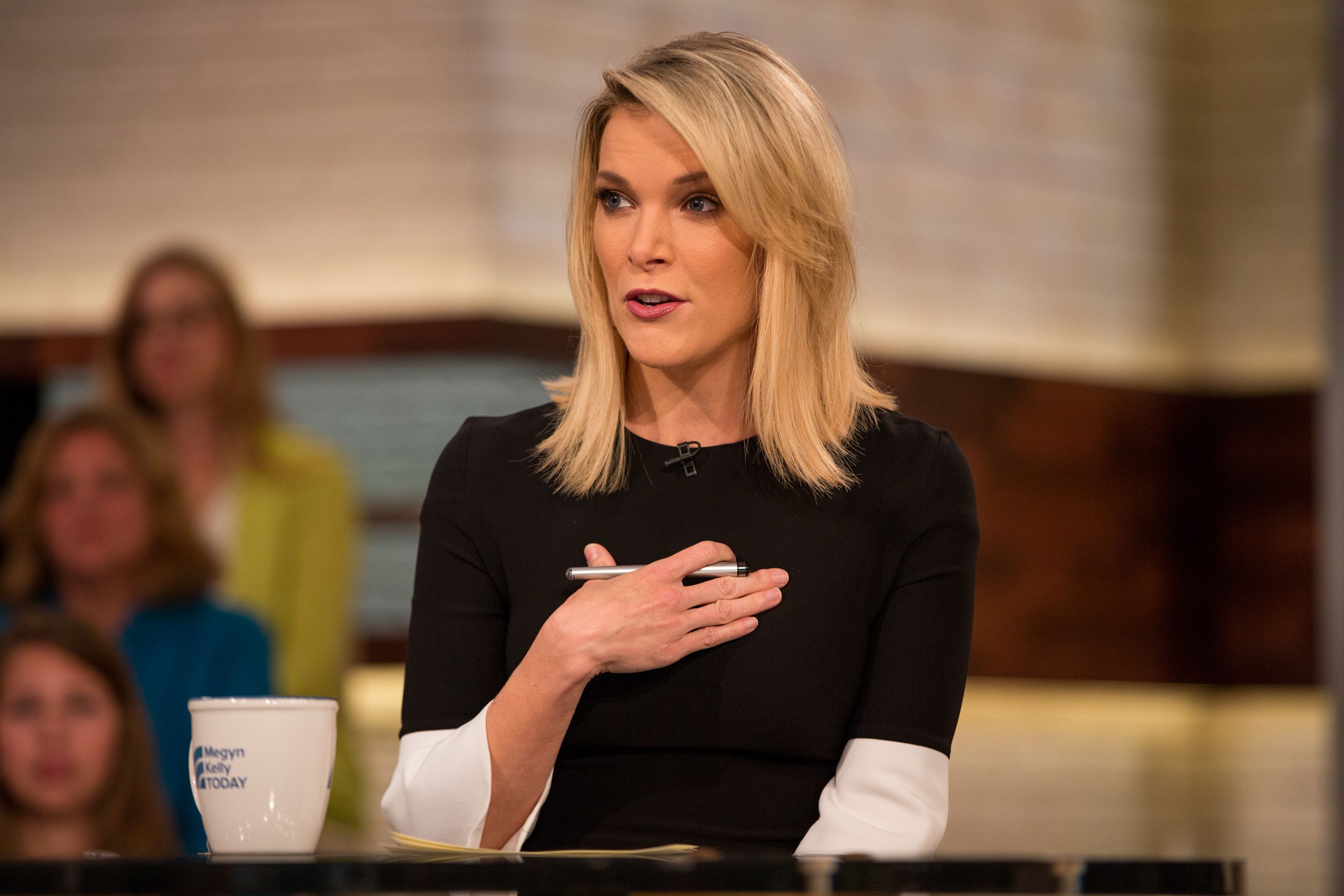 NBC Staff Furious Megyn Kelly Apologized To White NY Housewives Star ...