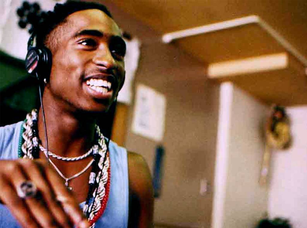 tupac necklace in juice