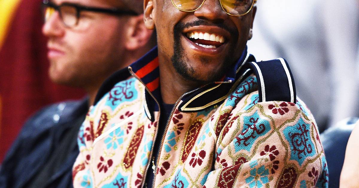 Floyd Mayweather Jr. Dresses Head to Toe in Gucci for Instagram Photo