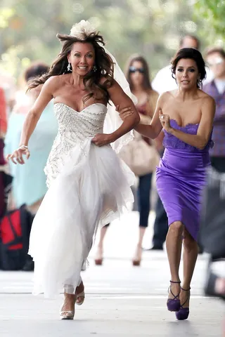 Run, Girl, Run! - Vanessa Williams plays a runaway bride in an upcoming episode of the hit ABC series Desperate Housewives. She gets a little help from her co-star Eva Longoria as the two sprint in dresses and high heels.   (Photo: KVS/ PacificCoastNews.com)