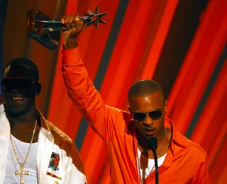 T.I. - The &quot;Bring Em Out&quot; rapper accepts his Best Male Hip Hop Artist award during the&nbsp;6th Annual BET Awards&nbsp;June 27, 2006. (Photo: M. Caulfield/WireImage.com)