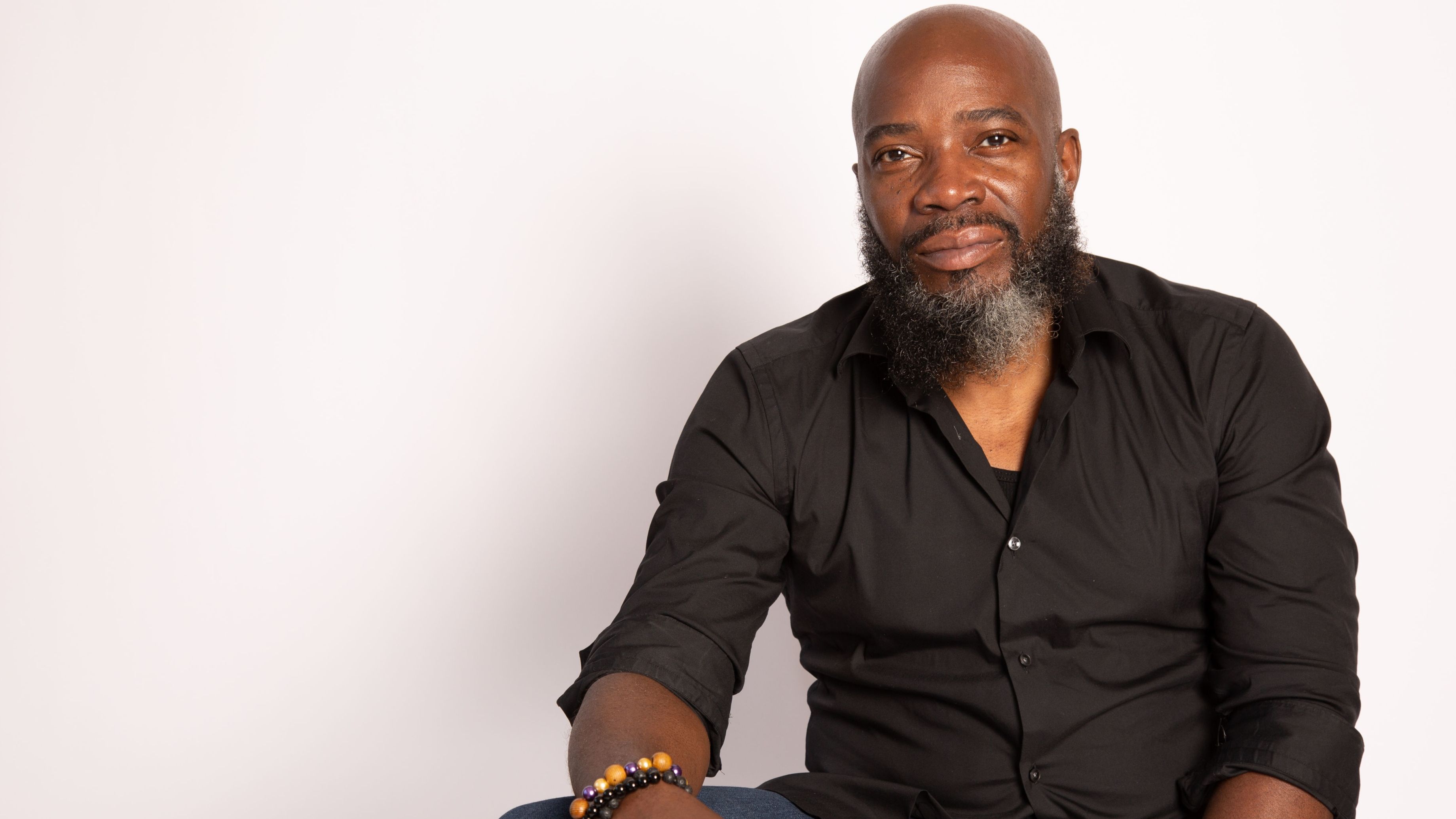 Michael Harriot Is Still Finding New Ways To Tell Black Stories & Piss Off White Folks - Vimarsana News
