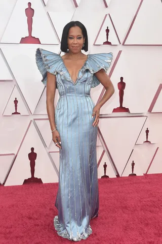 Regina King dazzles in a custom Louis Vuitton gown and&nbsp;Forevermark Jewelry. - (Photo: ABC via Getty Images)