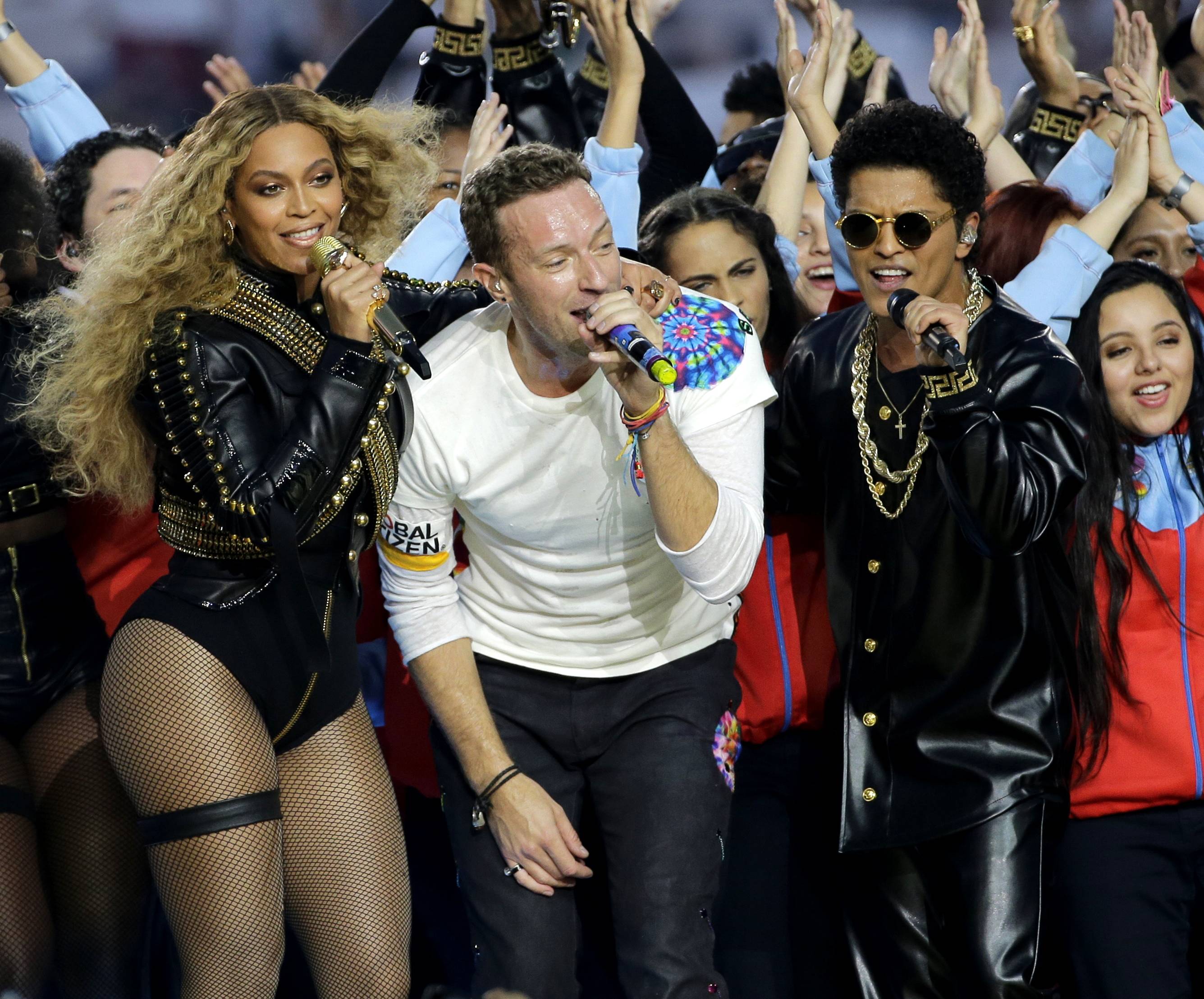 JAY-Z and Beyoncé turned up during the Super Bowl halftime show — Attack  The Culture