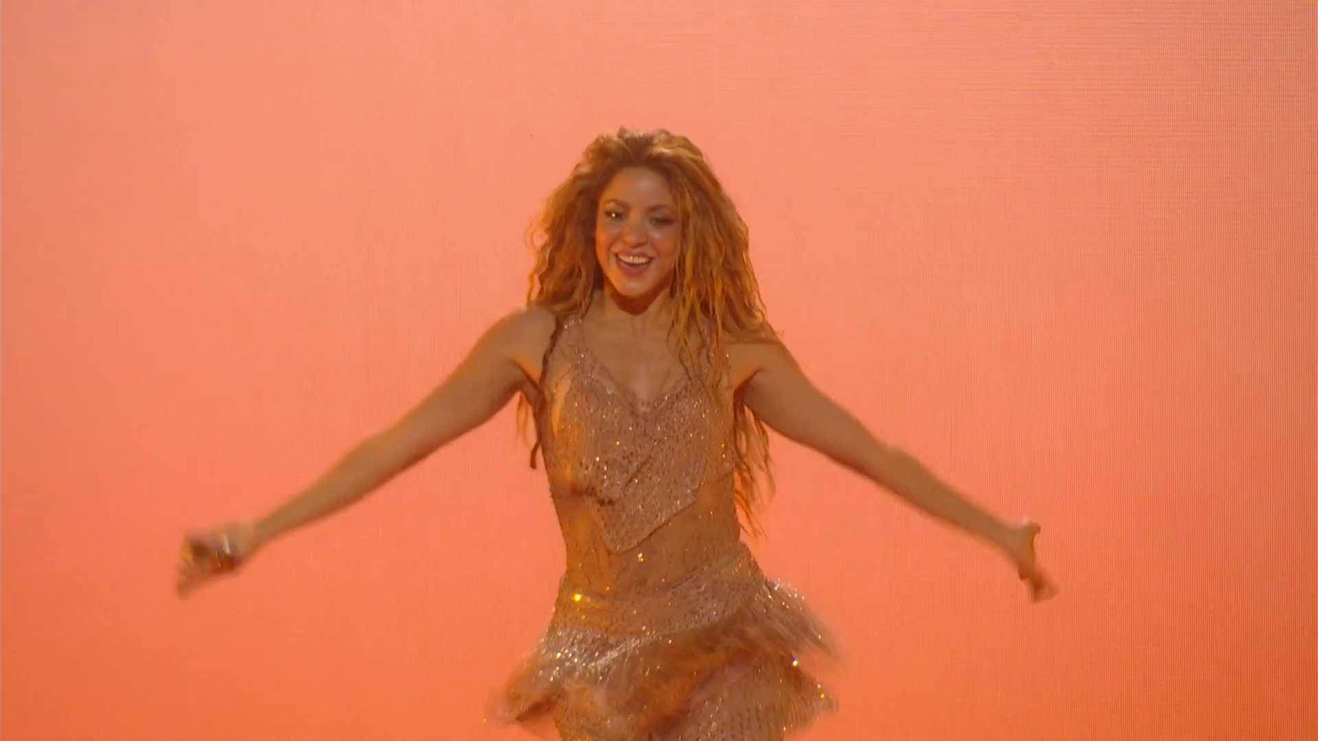 Shakira takes the MTV VMAs 2023 stage.
