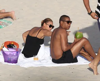 Beachy Keen - Beyoncé and Jay-Z continue their vacation on the beach of the French Caribbean island of St. Barts. We're guessing baby Blue is chillin' back at the hotel.&nbsp;(Photo: TRB/PAL/FameFlynet Pictures)