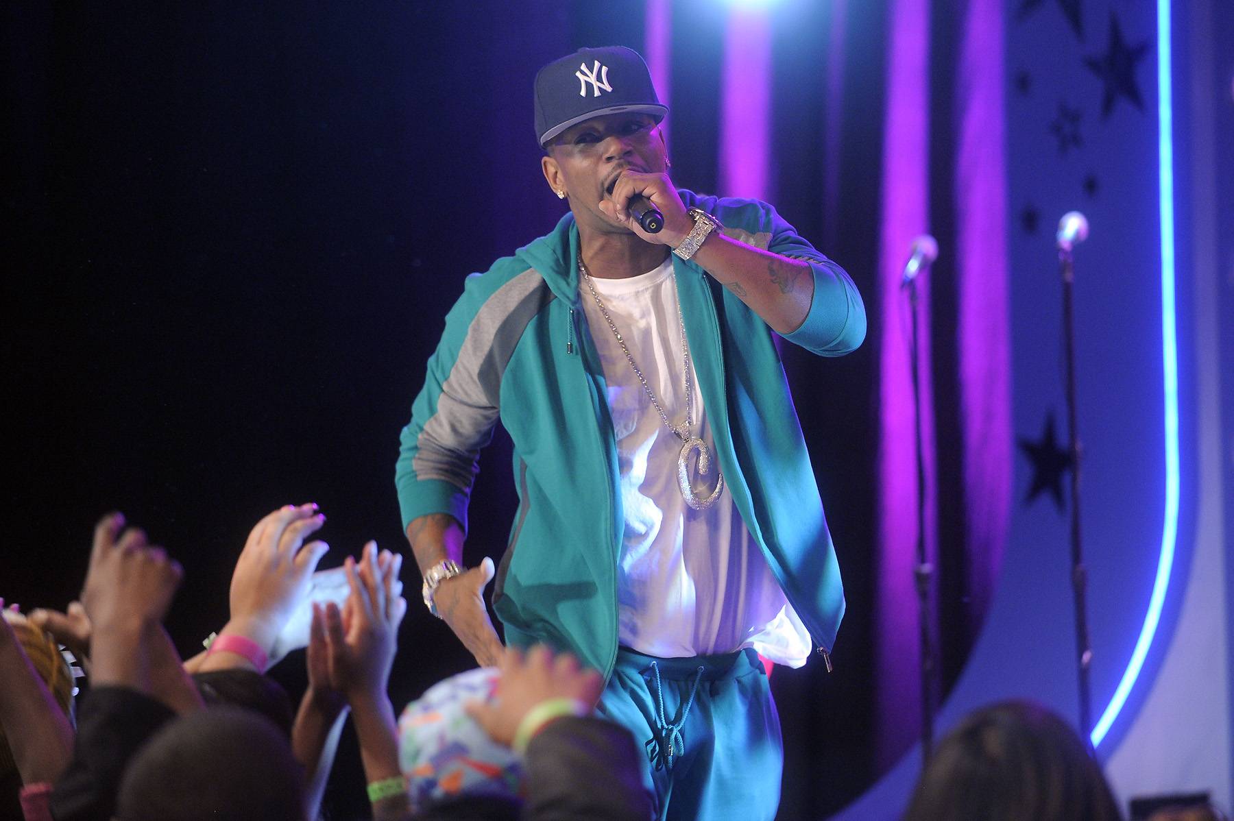 Cam’ron, “Live My Life/Leave Image 6 from The 25 Best Dipset Songs BET