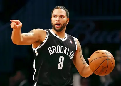 Deron Williams Tweet: Staying with Nets 