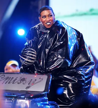 Missy Makes Trashbags Cool - Missy Elliot performs &quot;The Rain (Supa Dupa Fly)&quot; to pay tribute to Video Vanguard Award winner Hype Williams &nbsp;(Photo: John Shearer/WireImage for MTV.com)&nbsp;