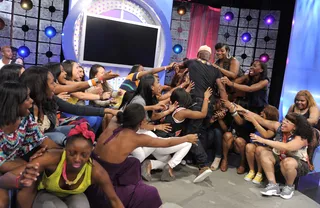 Hug Me - NeYo acknowledges fans during a commercial break at 106 &amp; Park, June 11, 2012. (Photo: John Ricard / BET)