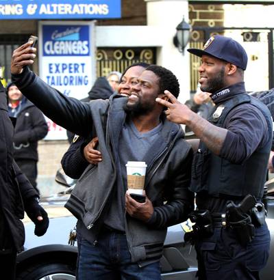 Kevin Hart - Kevin Hart&nbsp;posed for a selfie&nbsp;while filming scenes at the Untouchable movie set in the Bronx, New York City. (Photo: JP, PacificCoastNews)