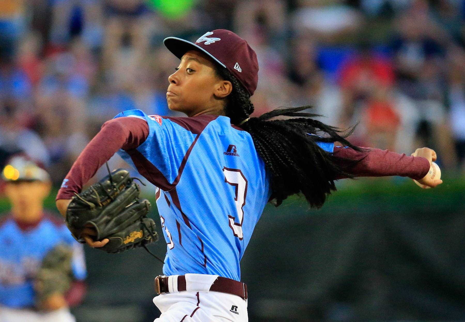 Jackie Robinson West players attend MLB World Series game, Mo'ne