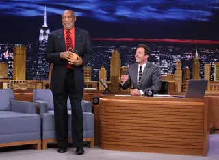 The Cos - Legendary comedian Bill Cosby&nbsp;greets the crowd while being interviewed on The Tonight Show Starring Jimmy Fallon in New York City.&nbsp;(Photo: Douglas Gorenstein/NBC/NBCU Photo Bank via Getty Images)