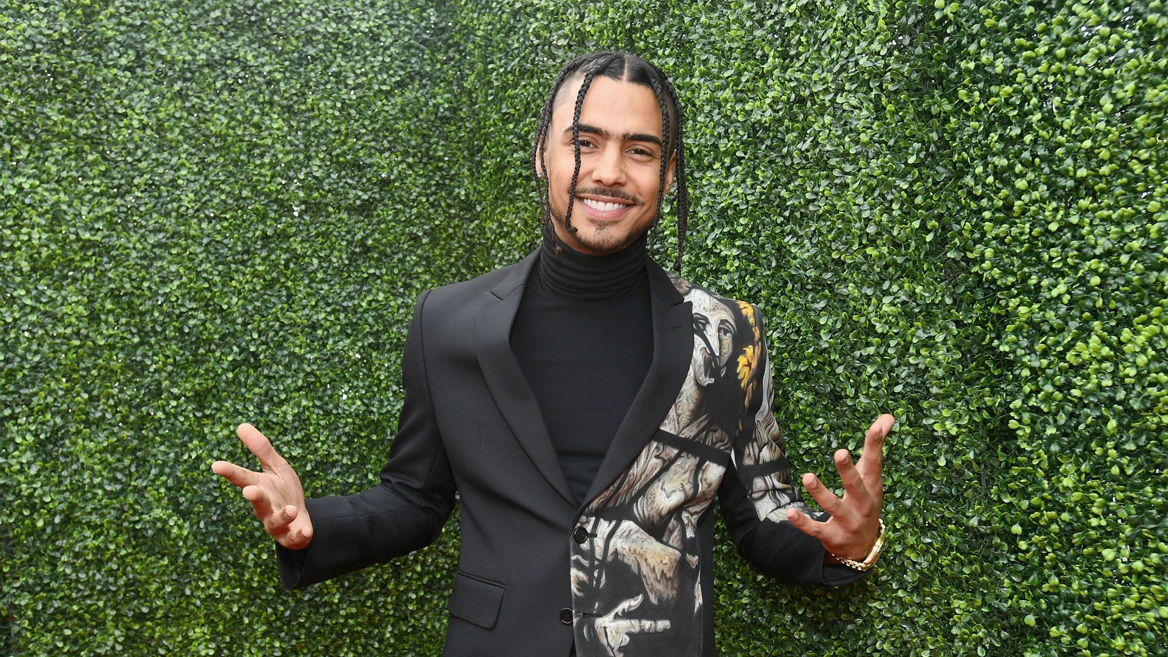 Quincy Brown Shares Cute Photo With Baby Sister Love - Vimarsana News