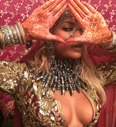 Here's How Beyoncé Got Glam for the 'Hymn For The Weekend' Video